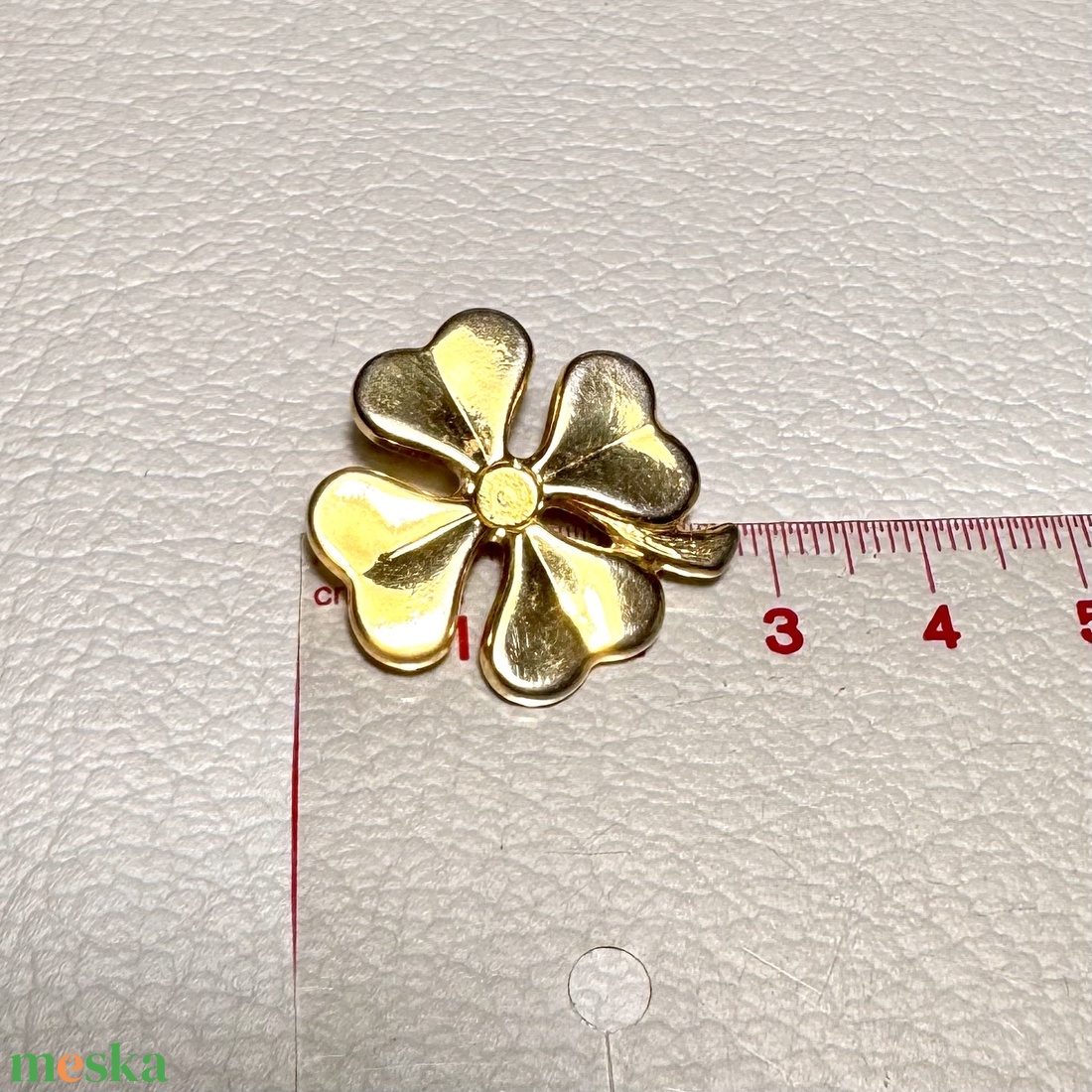 Vintage BROSS az 1980-as évekből, gyönyörű elegáns strasszos kitűző, pin szövetkabátra, blúzra,  blézerre retro kitűző - ékszer - kitűző és bross - Meska.hu