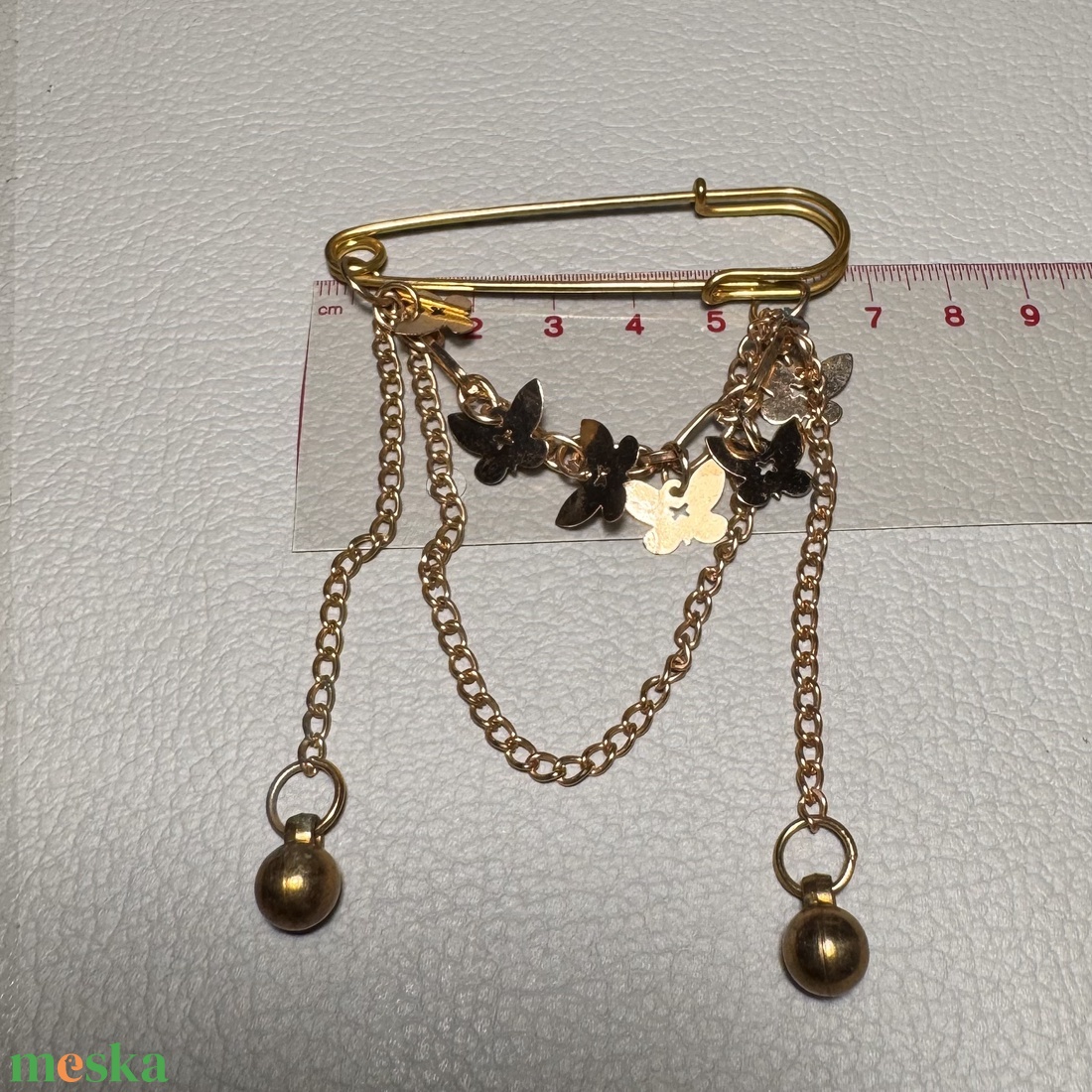 Vintage BROSS az 1980-as évekből, gyönyörű elegáns strasszos kitűző, pin szövetkabátra, blúzra,  blézerre retro kitűző - ékszer - kitűző és bross - Meska.hu