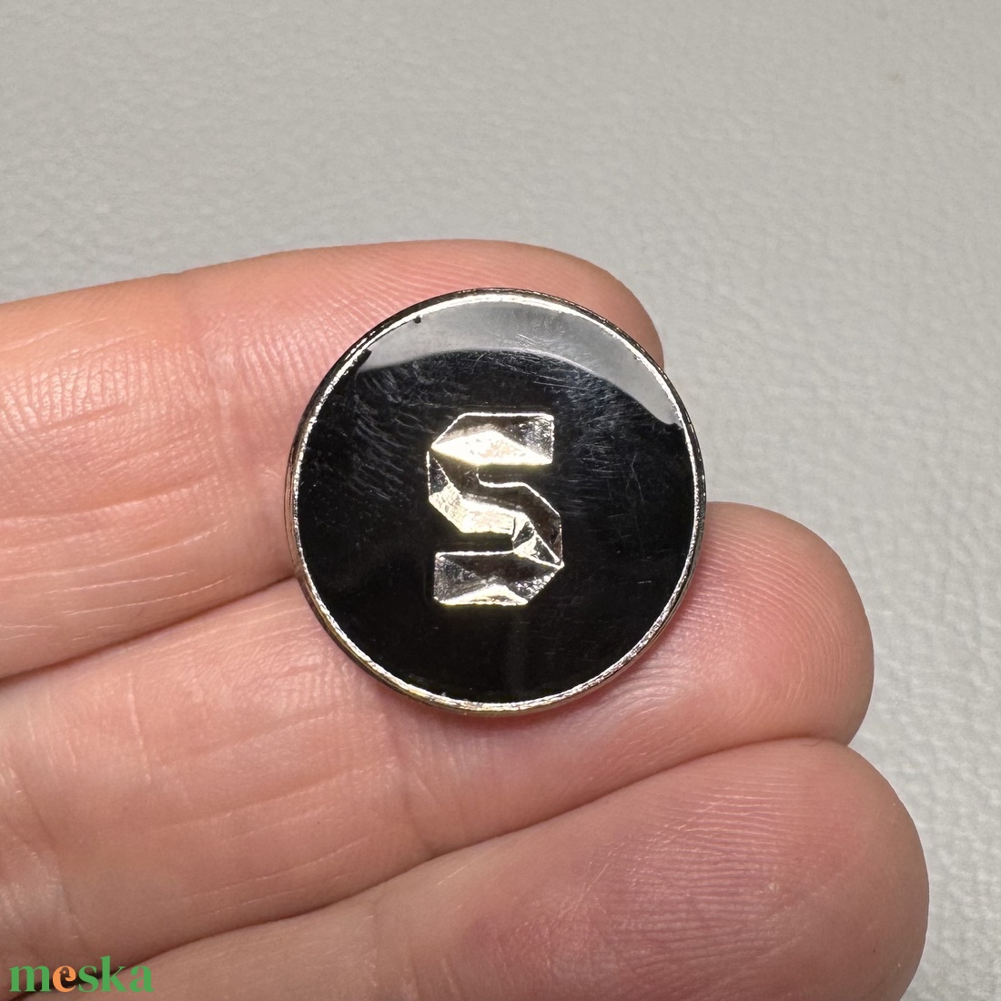 Vintage BROSS az 1980-as évekből, gyönyörű elegáns strasszos kitűző, pin szövetkabátra, blúzra,  blézerre retro kitűző - ékszer - kitűző és bross - Meska.hu