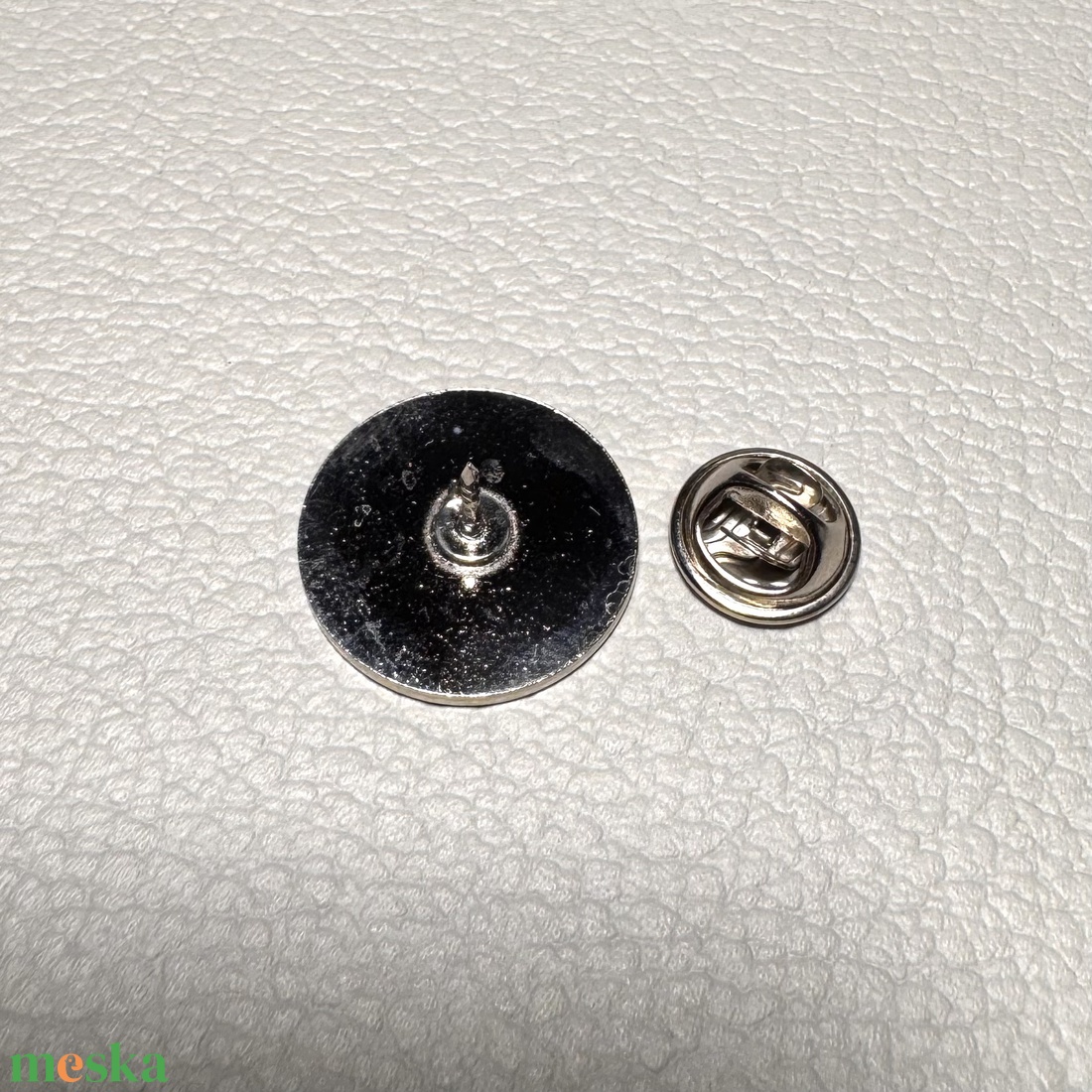 Vintage BROSS az 1980-as évekből, gyönyörű elegáns strasszos kitűző, pin szövetkabátra, blúzra,  blézerre retro kitűző - ékszer - kitűző és bross - Meska.hu