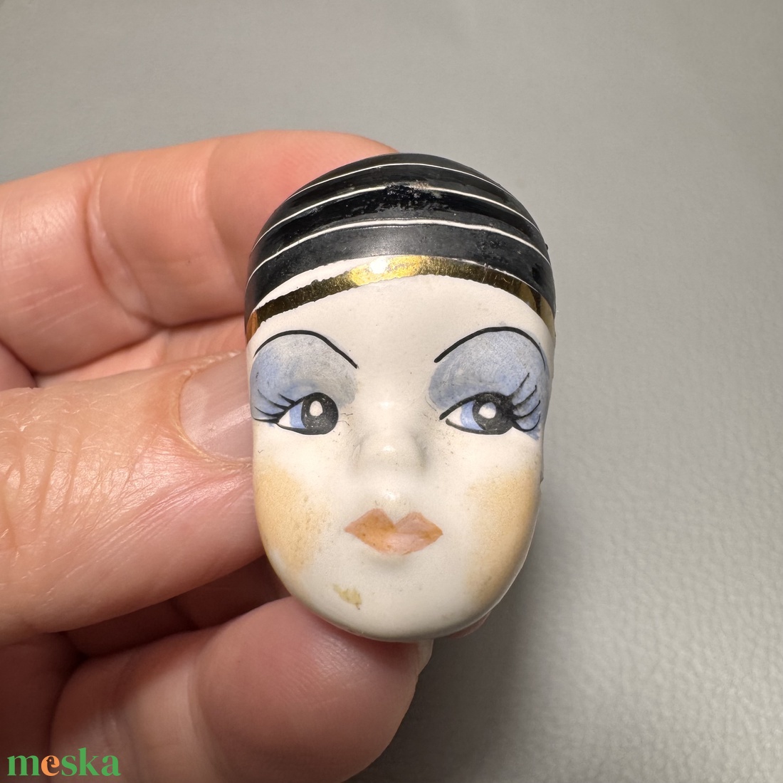 Vintage BROSS az 1980-as évekből, gyönyörű elegáns strasszos kitűző, pin szövetkabátra, blúzra,  blézerre retro kitűző - ékszer - kitűző és bross - Meska.hu