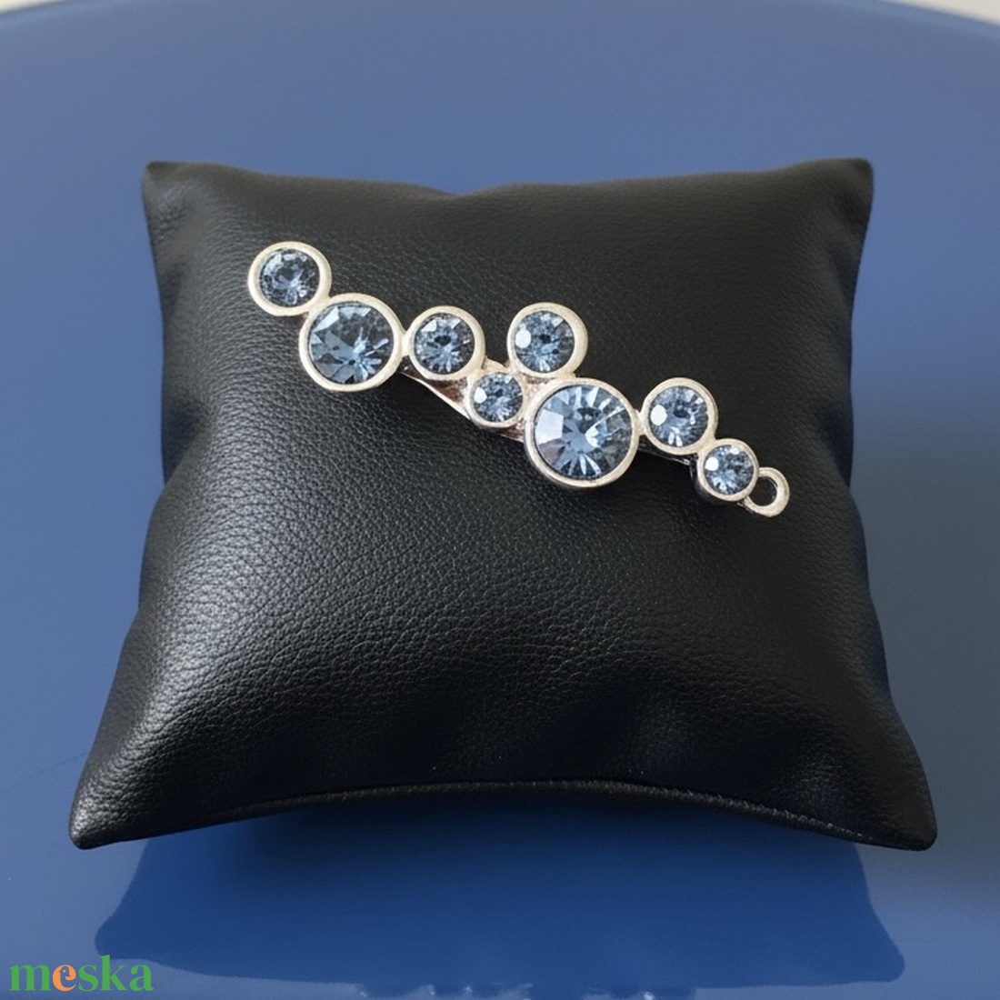 Vintage BROSS az 1980-as évekből, gyönyörű elegáns strasszos kitűző, pin szövetkabátra, blúzra,  blézerre retro kitűző - ékszer - kitűző és bross - Meska.hu