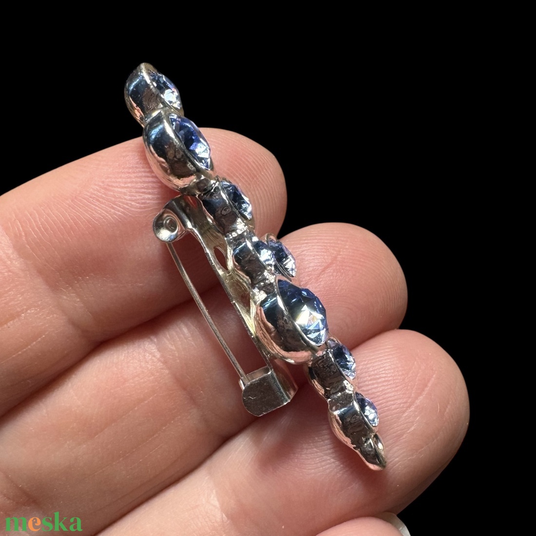 Vintage BROSS az 1980-as évekből, gyönyörű elegáns strasszos kitűző, pin szövetkabátra, blúzra,  blézerre retro kitűző - ékszer - kitűző és bross - Meska.hu