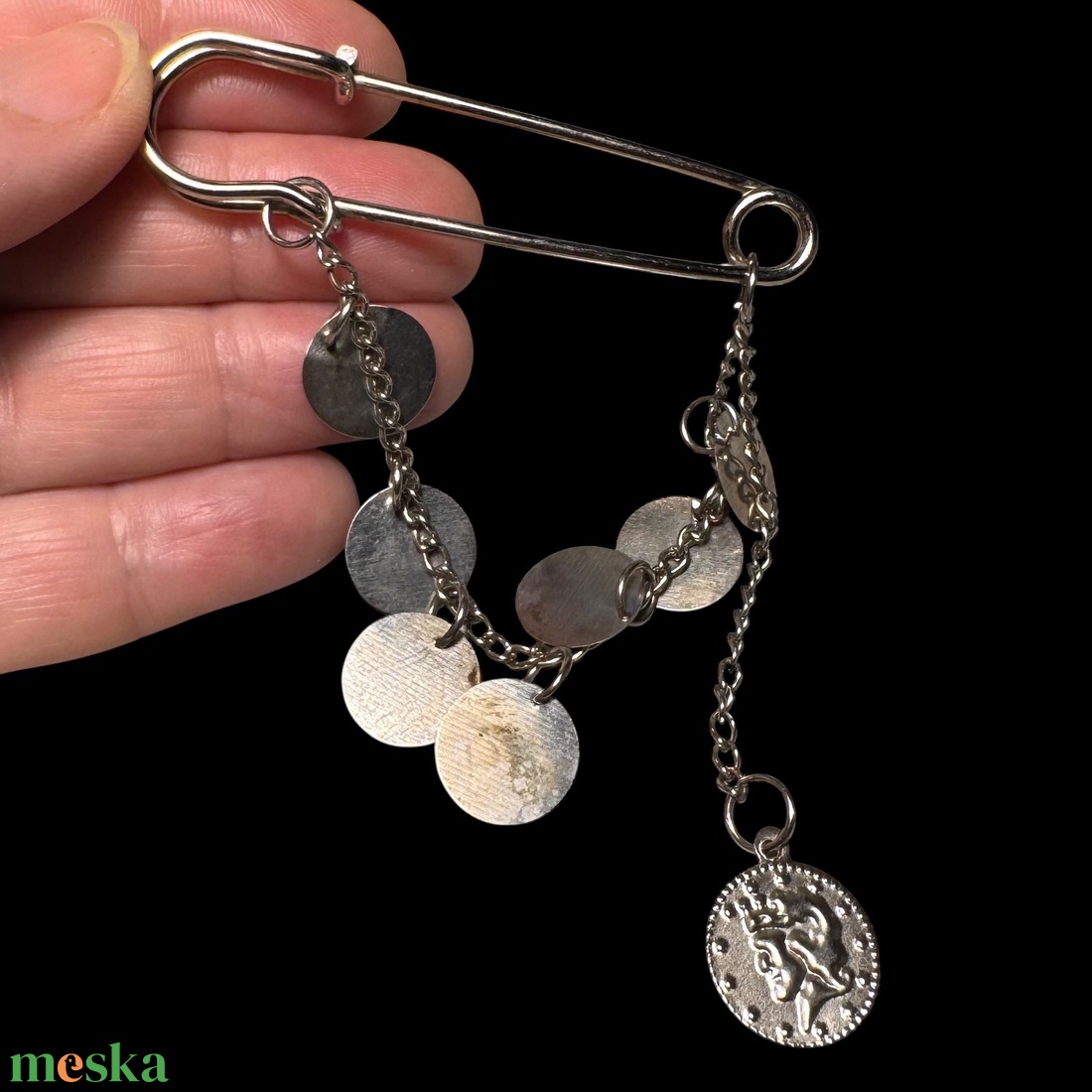 Pulóver összefogó retro BROSS az 1980-as évekből, gyönyörű elegáns strasszos kitűző, pin szövetkabátra, blúzra - ékszer - kitűző és bross - Meska.hu