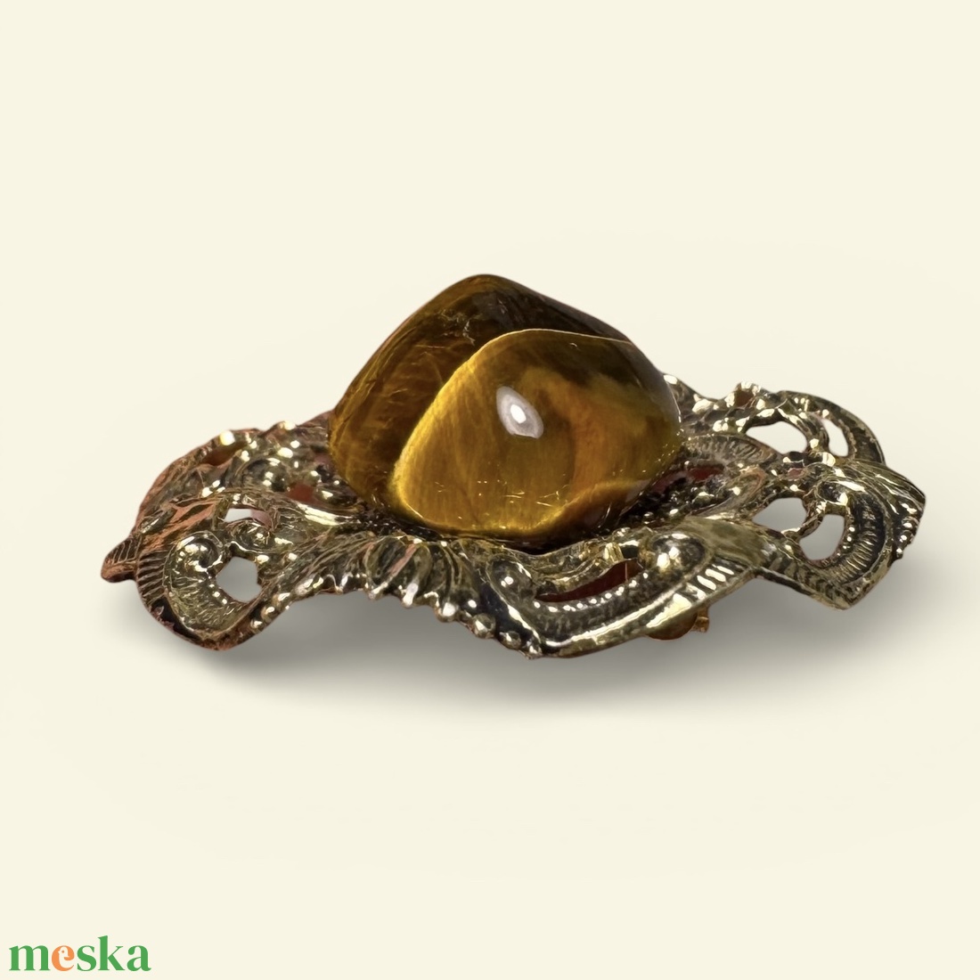 Tigrisszem BROSS az 1980-as évekből, gyönyörű elegáns kitűző, pin szövetkabátra, blúzra,  blézerre retro kitűző - ékszer - kitűző és bross - Meska.hu