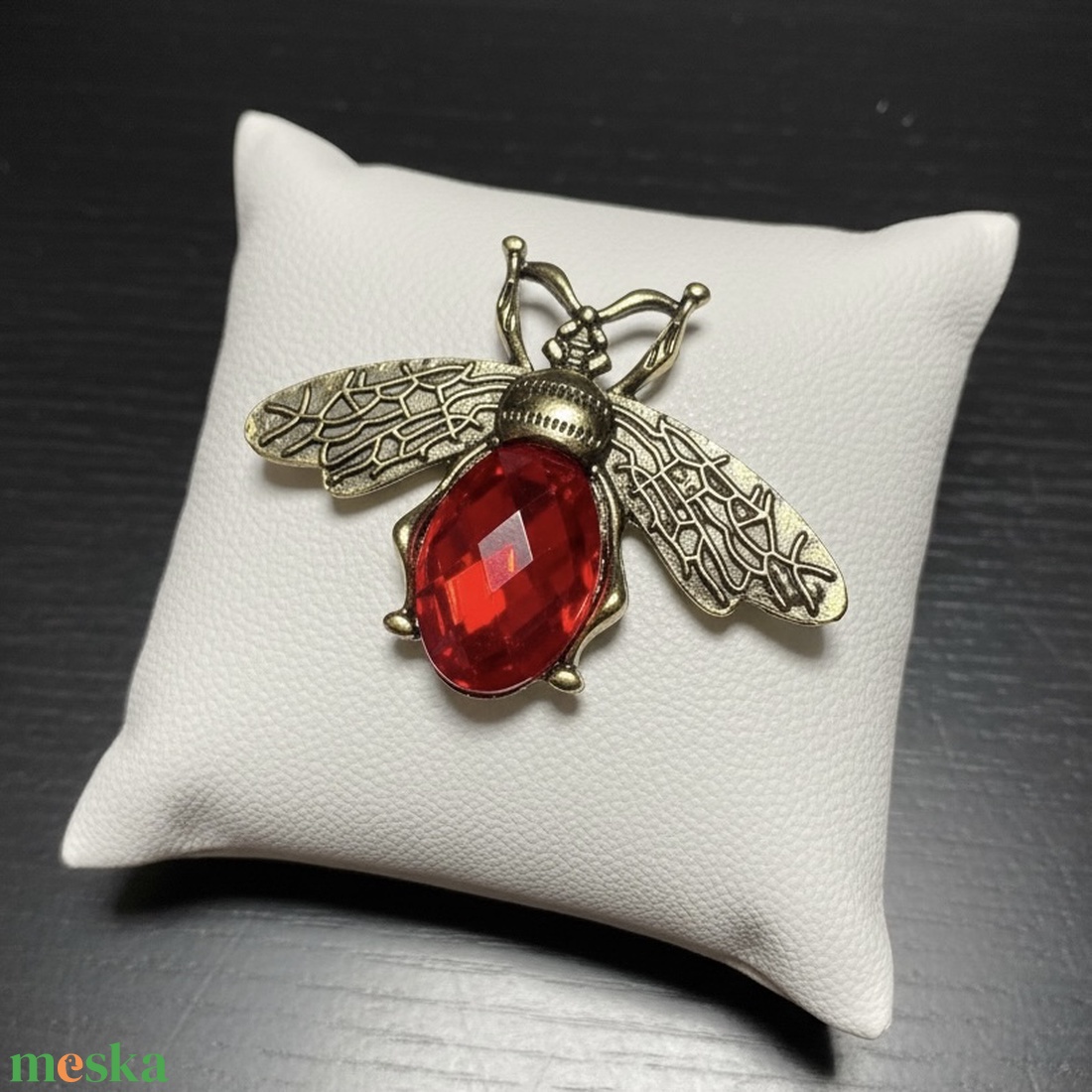 Bogár BROSS az 1980-as évekből, gyönyörű elegáns strasszos kitűző, pin szövetkabátra, blúzra,  blézerre retro kitűző - ékszer - kitűző és bross - Meska.hu