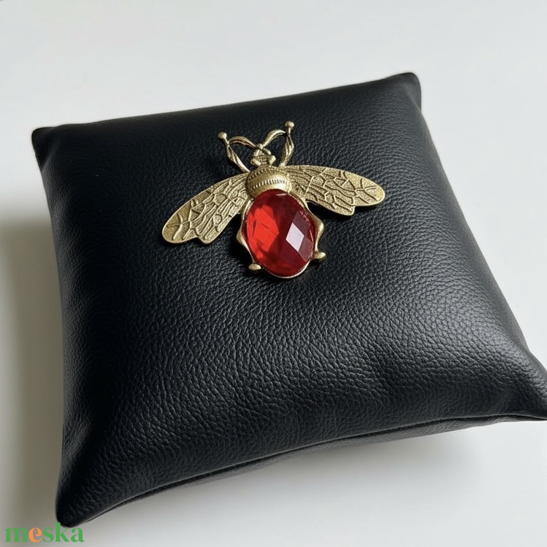 Bogár BROSS az 1980-as évekből, gyönyörű elegáns strasszos kitűző, pin szövetkabátra, blúzra,  blézerre retro kitűző - ékszer - kitűző és bross - Meska.hu