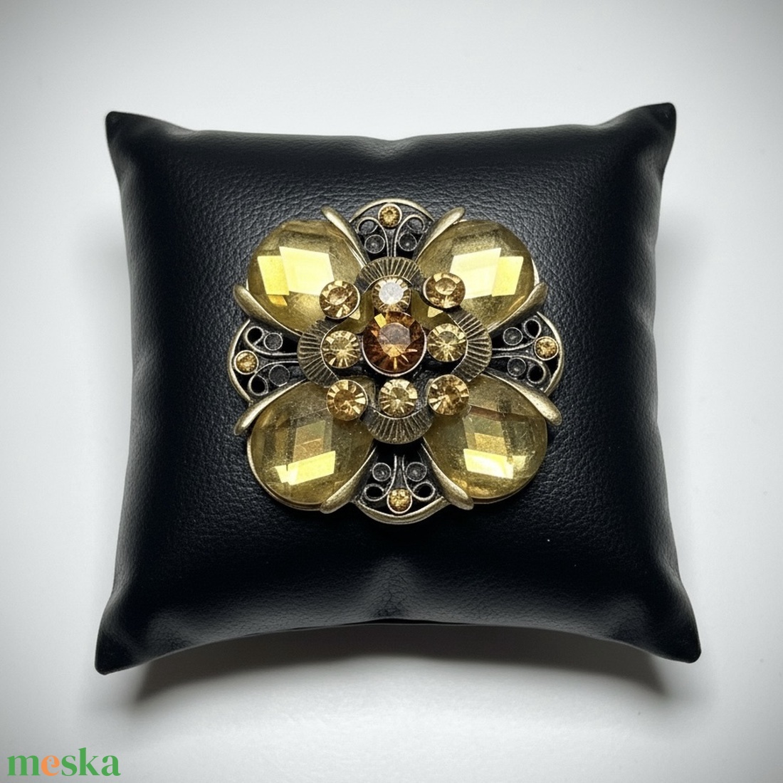 Vintage BROSS az 1980-as évekből, gyönyörű elegáns strasszos kitűző, pin szövetkabátra, blúzra,  blézerre retro kitűző - ékszer - kitűző és bross - Meska.hu