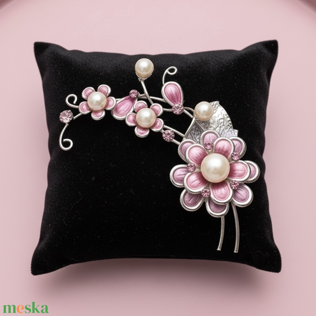 Vintage BROSS az 1980-as évekből, gyönyörű elegáns strasszos kitűző, pin szövetkabátra, blúzra,  blézerre retro kitűző - ékszer - kitűző és bross - Meska.hu