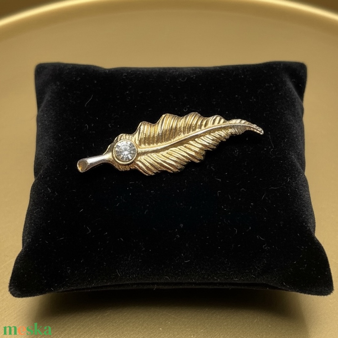 Vintage levél BROSS az 1960-as évekből, elegáns strasszos kitűző, pin szövetkabátra, blúzra,  blézerre retro kitűző - ékszer - kitűző és bross - Meska.hu