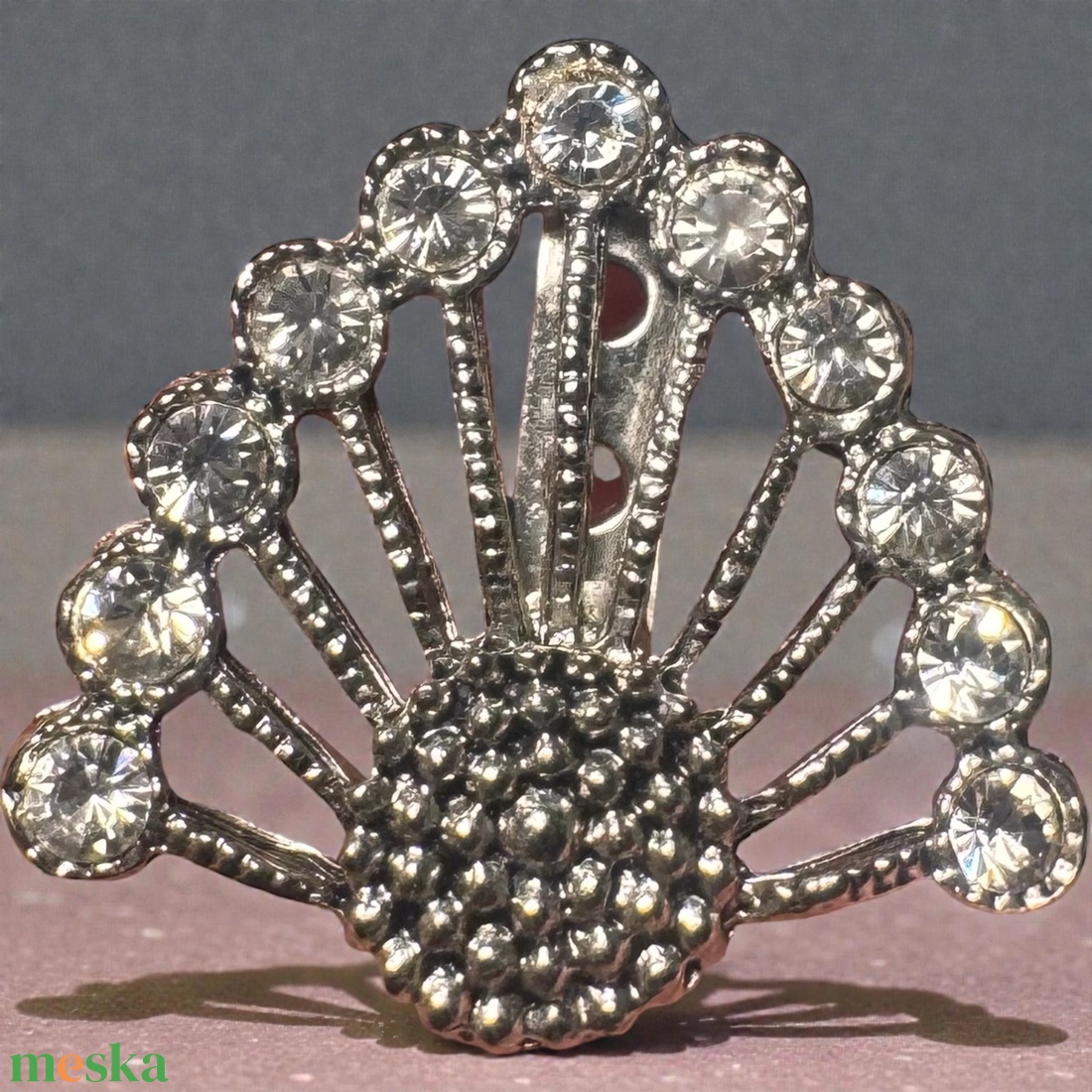 Vintage BROSS az 1980-as évekből, gyönyörű elegáns strasszos kitűző, pin szövetkabátra, blúzra,  blézerre retro kitűző - ékszer - kitűző és bross - Meska.hu