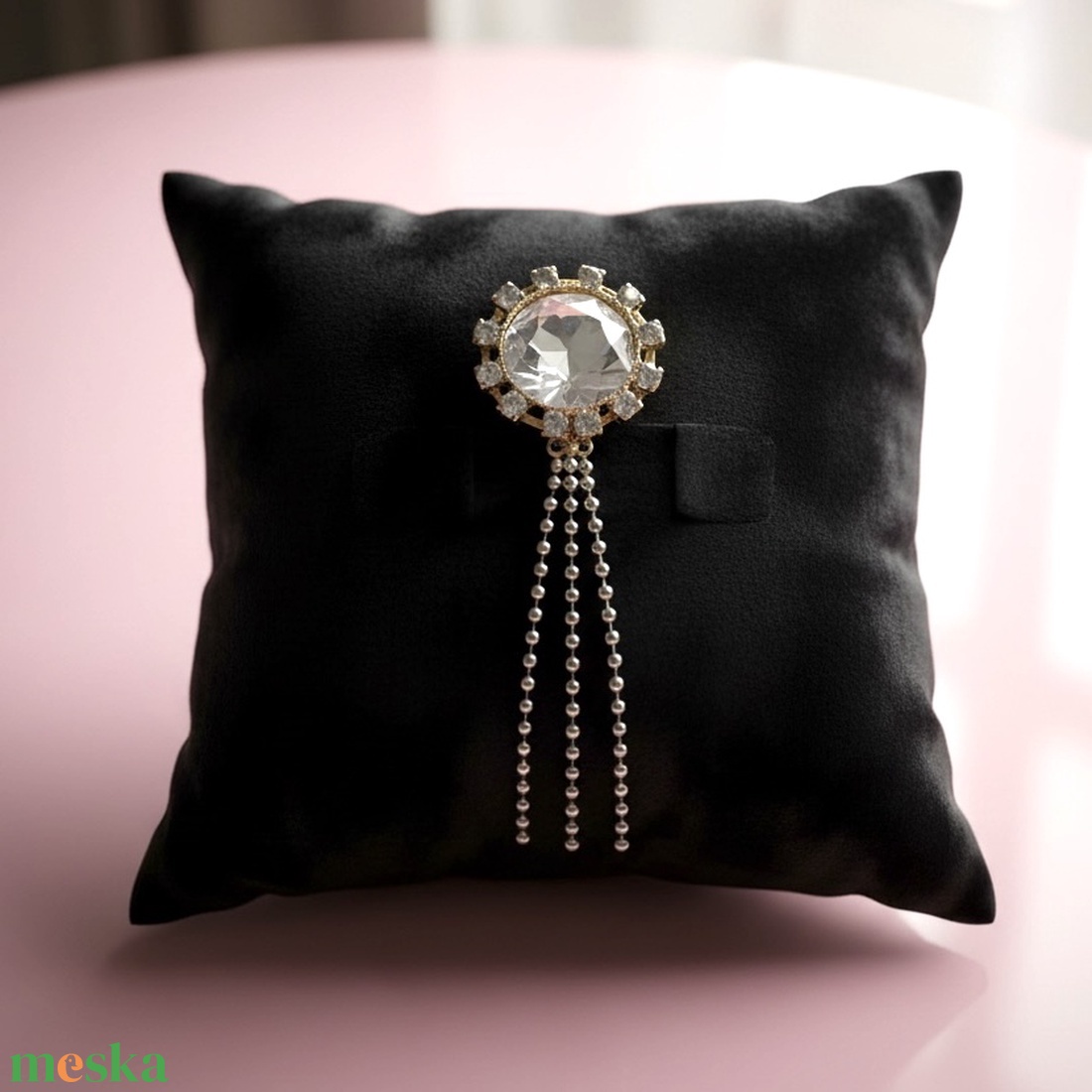 Vintage BROSS az 1980-as évekből, gyönyörű elegáns strasszos kitűző, pin szövetkabátra, blúzra,  blézerre retro kitűző - ékszer - kitűző és bross - Meska.hu