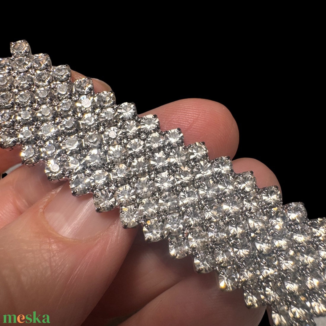 Vintage BROSS az 1980-as évekből, gyönyörű elegáns strasszos kitűző, pin szövetkabátra, blúzra,  blézerre retro kitűző - ékszer - kitűző és bross - Meska.hu