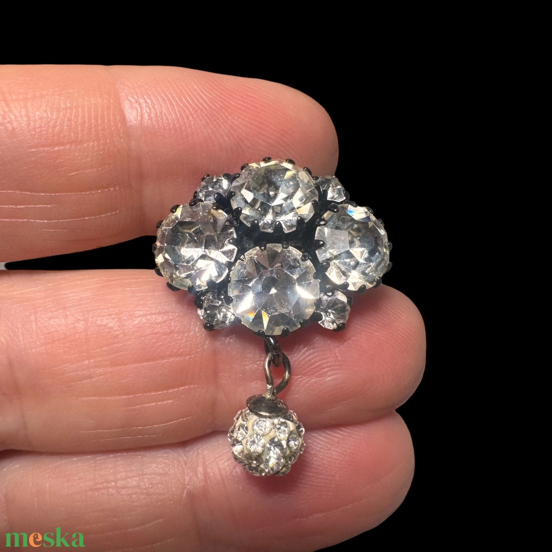 Mini kristály felhő BROSS az 1980-as évekből, retro strasszos kitűző, pin szövetkabátra, blúzra,  blézerre retro kitűző - ékszer - kitűző és bross - Meska.hu