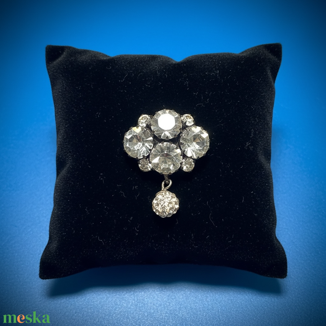 Mini kristály felhő BROSS az 1980-as évekből, retro strasszos kitűző, pin szövetkabátra, blúzra,  blézerre retro kitűző - ékszer - kitűző és bross - Meska.hu