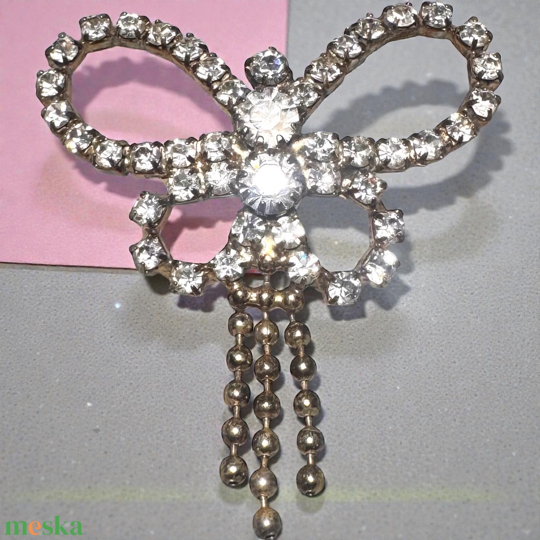 Kristály pillangó Vintage BROSS az 1980-as évekből, strasszos kitűző, pin szövetkabátra, blúzra,  blézerre retro kitűző - ékszer - kitűző és bross - Meska.hu