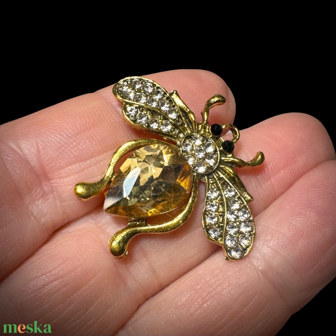 Retro BROSS az 1980-as évekből, gyönyörű elegáns strasszos kitűző, pin szövetkabátra, blúzra,  blézerre szép kitűző - ékszer - kitűző és bross - Meska.hu