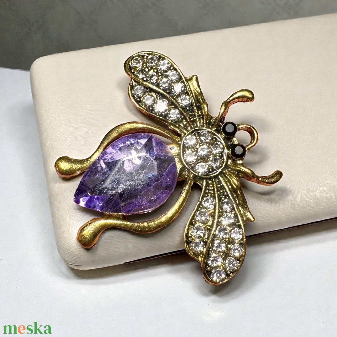 Retro BROSS az 1980-as évekből, gyönyörű elegáns strasszos kitűző, pin szövetkabátra, blúzra,  blézerre szép kitűző - ékszer - kitűző és bross - Meska.hu