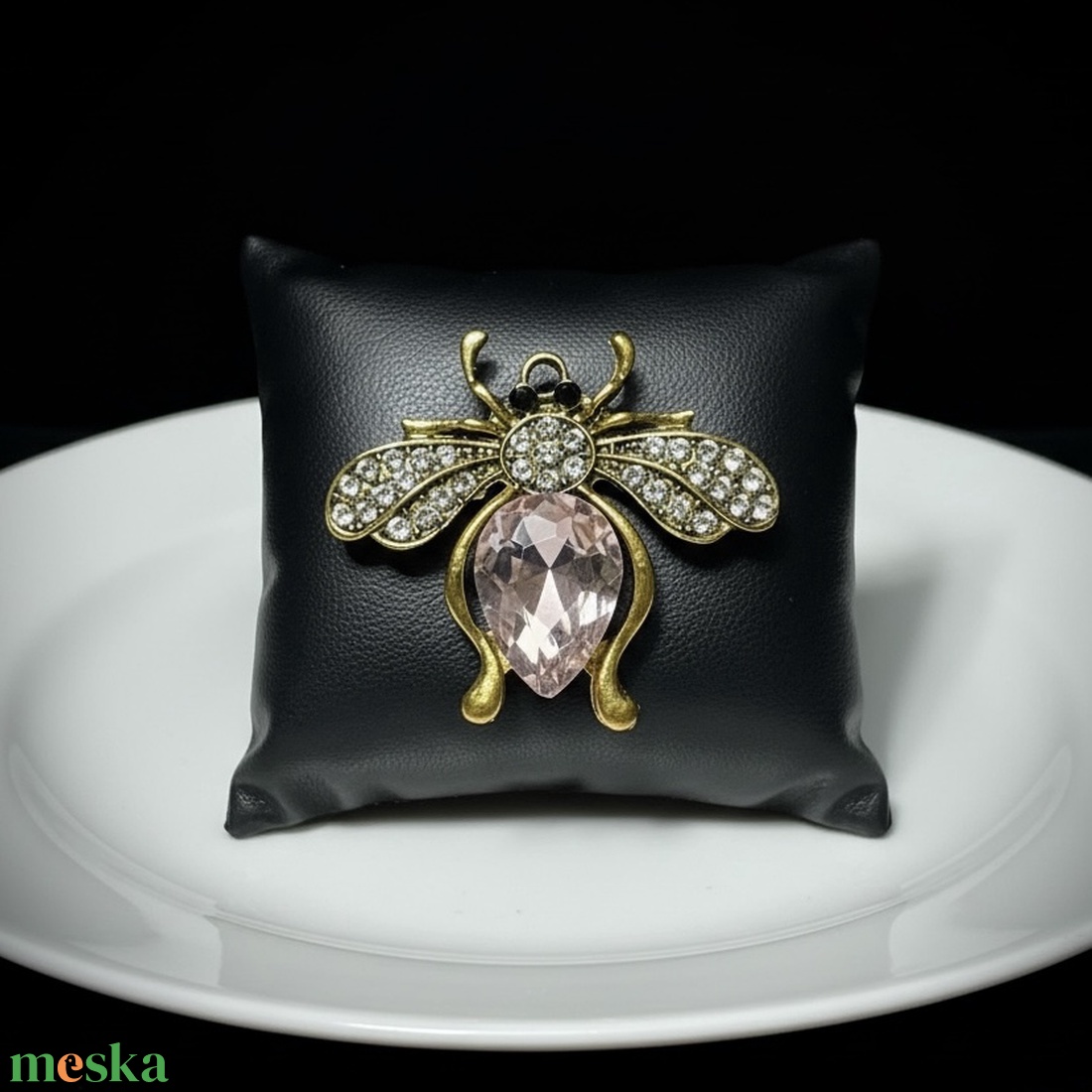 Retro BROSS az 1980-as évekből, gyönyörű elegáns strasszos kitűző, pin szövetkabátra, blúzra,  blézerre szép kitűző - ékszer - kitűző és bross - Meska.hu