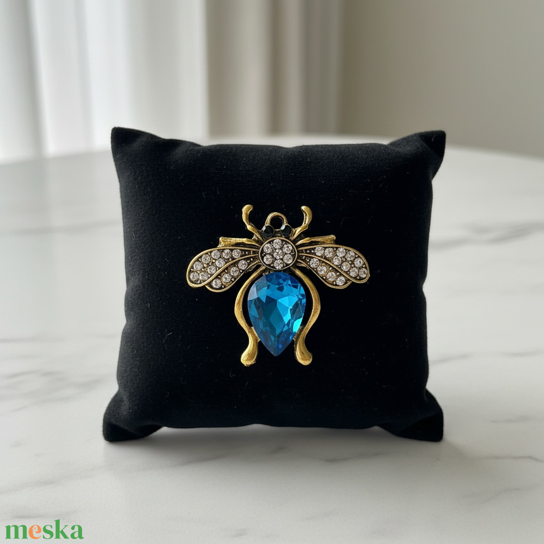 Retro BROSS az 1980-as évekből, gyönyörű elegáns strasszos kitűző, pin szövetkabátra, blúzra,  blézerre szép kitűző - ékszer - kitűző és bross - Meska.hu