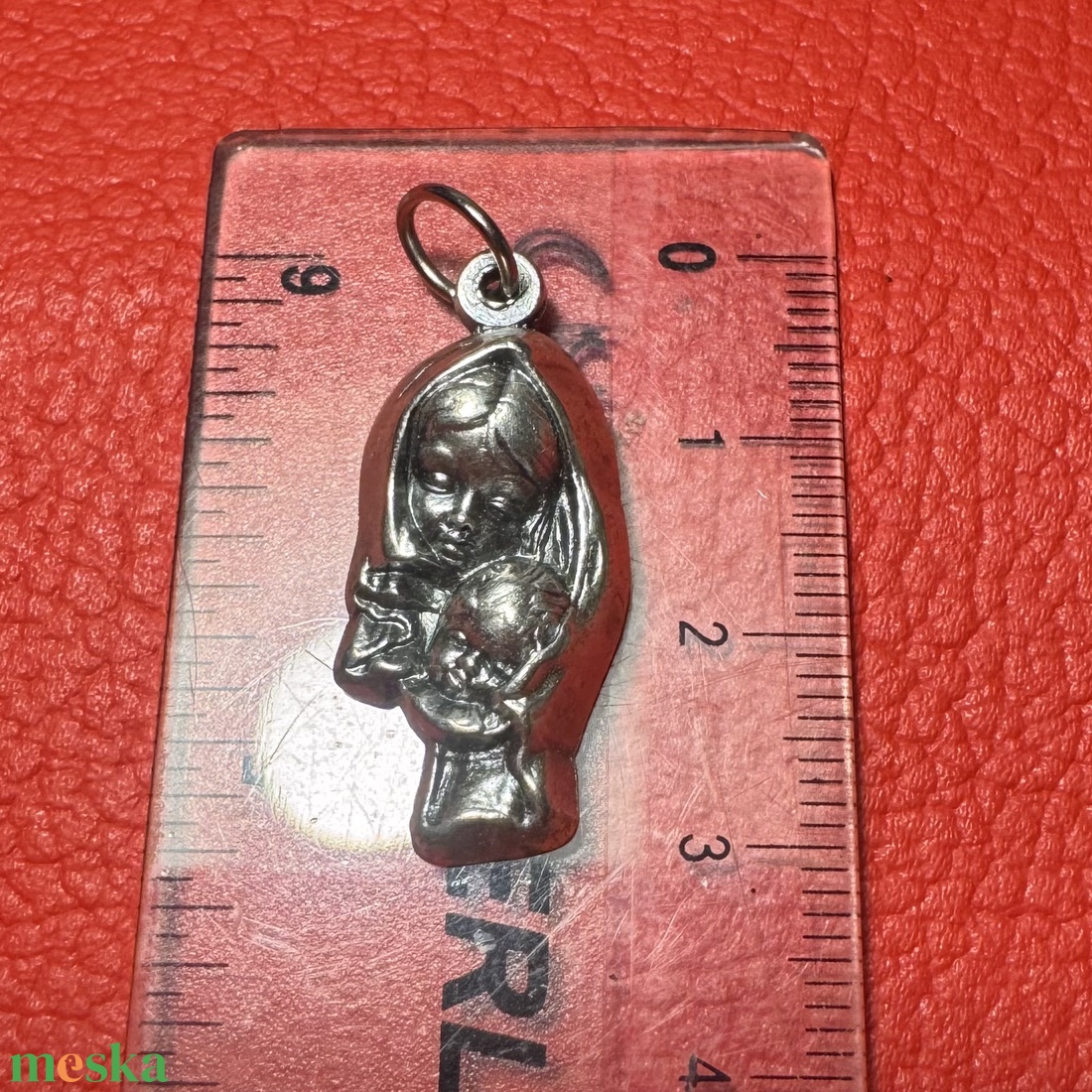 Szűz Mária medál nyakláncra � vintage vallásos ékszer az 1970�80-as évekből - ékszer - nyaklánc - medálos nyaklánc - Meska.hu