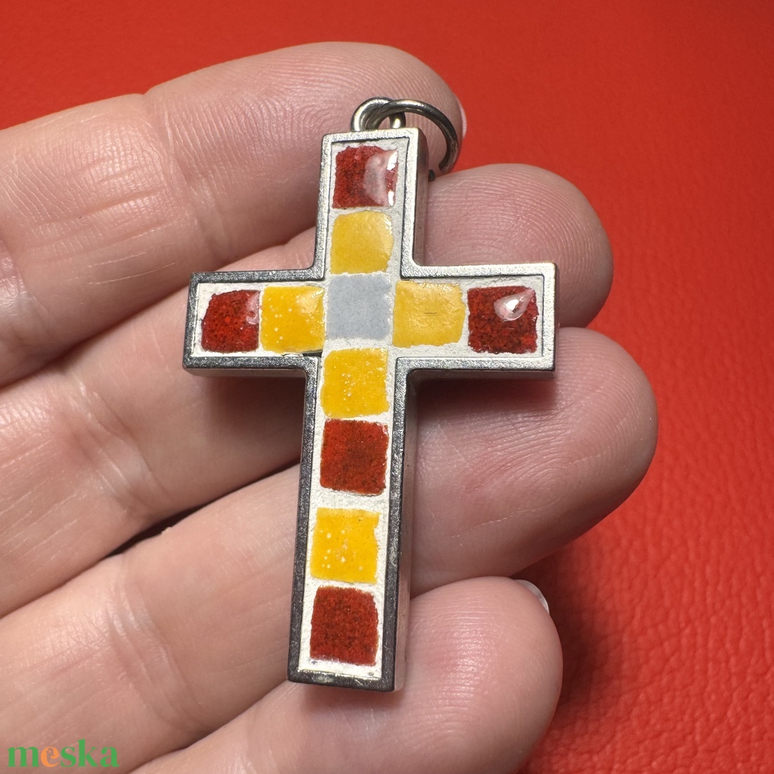 Retro tűzzománc kereszt nyakláncra � vintage vallásos ékszer az 1970�80-as évekből - ékszer - nyaklánc - medálos nyaklánc - Meska.hu