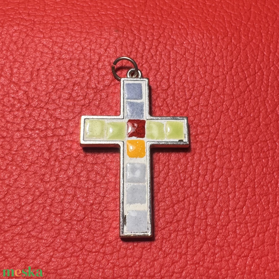 Retro tűzzománc kereszt nyakláncra � vintage vallásos ékszer az 1970�80-as évekből - ékszer - nyaklánc - medálos nyaklánc - Meska.hu