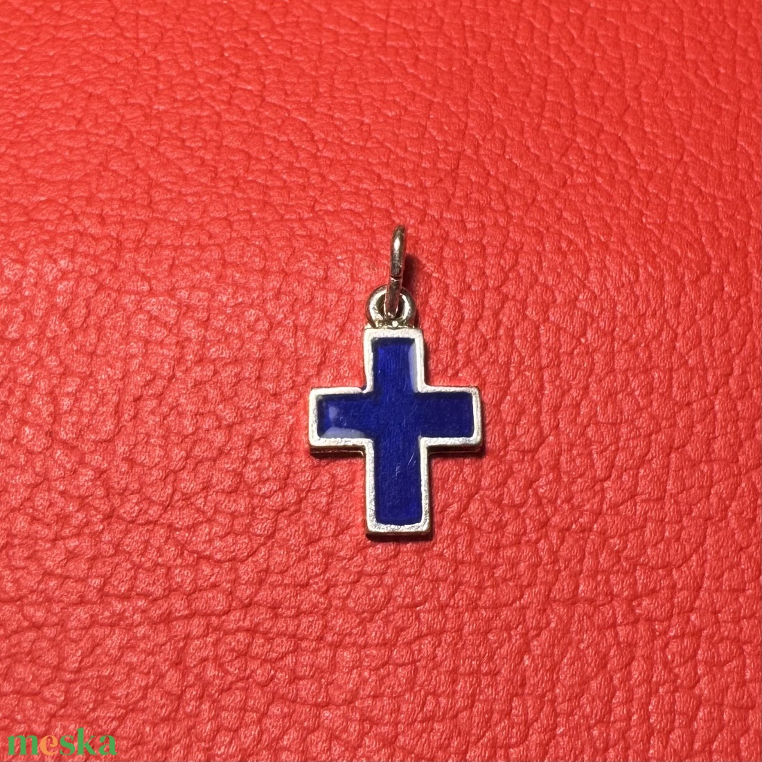Retro kis tűzzománc kereszt nyakláncra � vintage vallásos ékszer az 1970�80-as évekből - ékszer - nyaklánc - medálos nyaklánc - Meska.hu