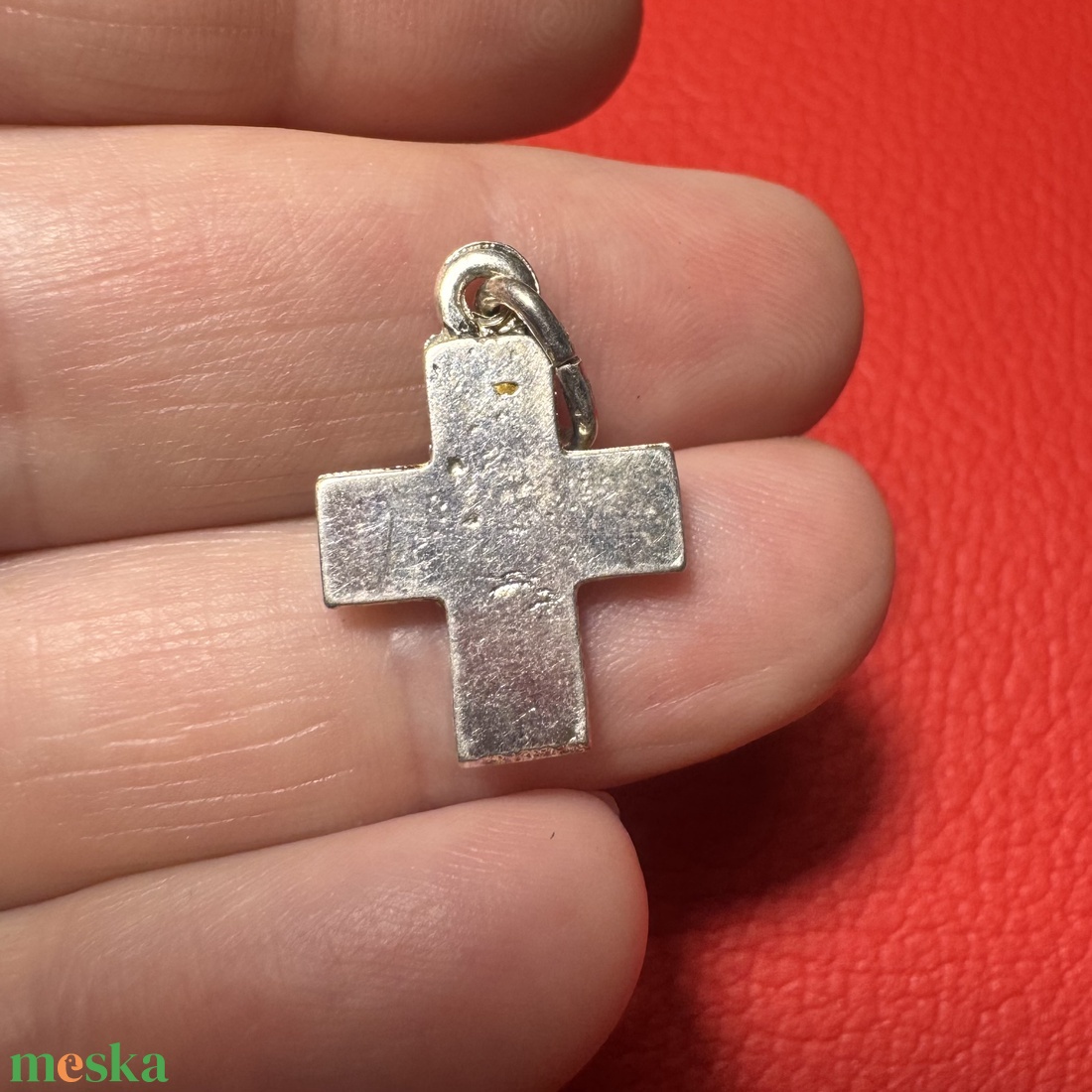 Retro kis tűzzománc kereszt nyakláncra � vintage vallásos ékszer az 1970�80-as évekből - ékszer - nyaklánc - medálos nyaklánc - Meska.hu