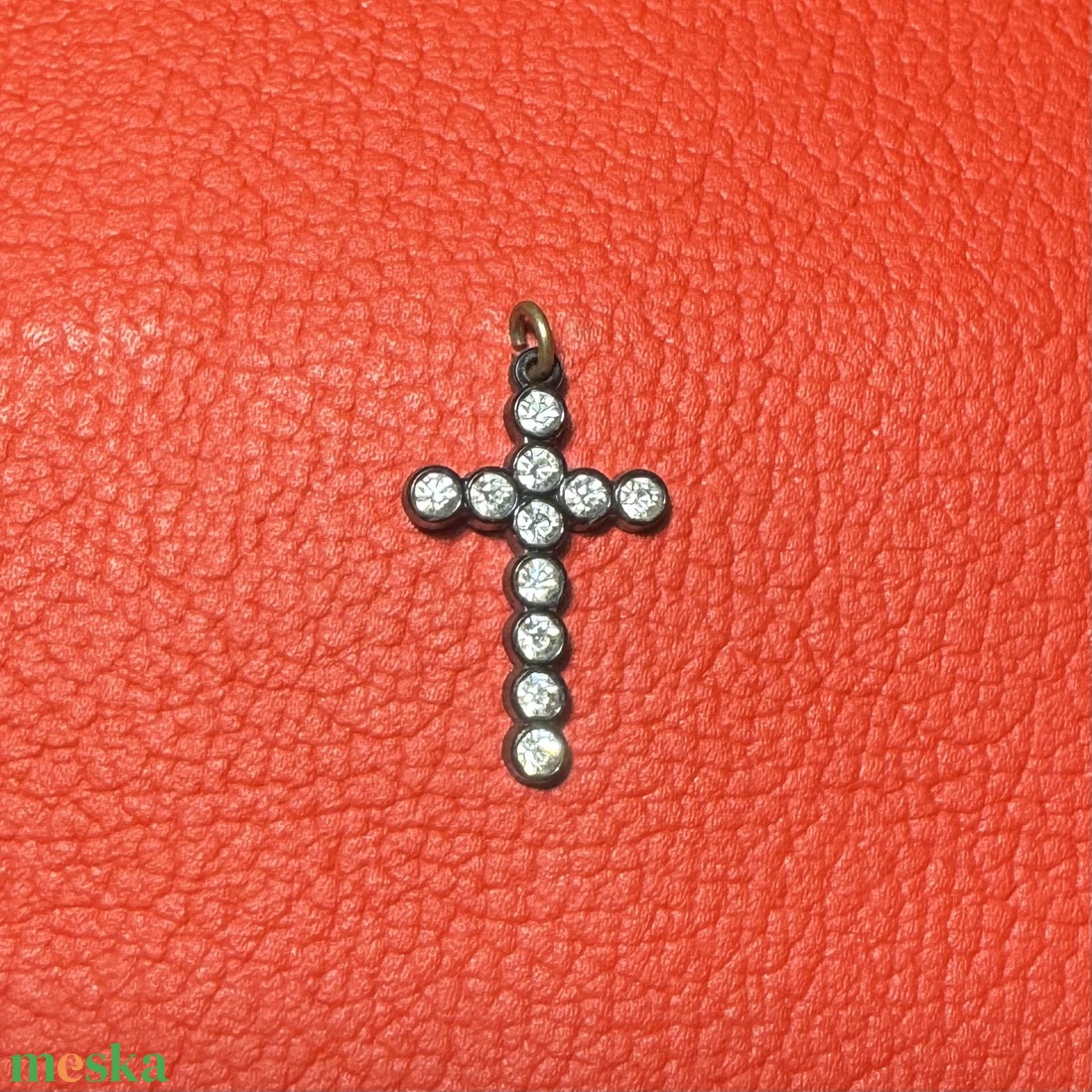 Retro fekete kereszt nyakláncra � vintage vallásos ékszer az 1970�80-as évekből - ékszer - nyaklánc - medálos nyaklánc - Meska.hu