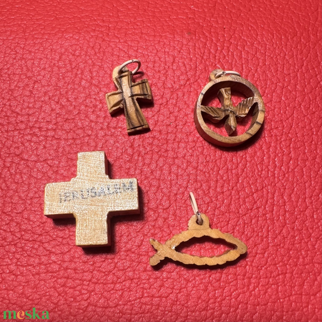 Vallási jelképek Szentföldről, olajfa kereszt nyakláncra � vintage vallásos ékszer az 1970�80-as évekből - ékszer - nyaklánc - medálos nyaklánc - Meska.hu