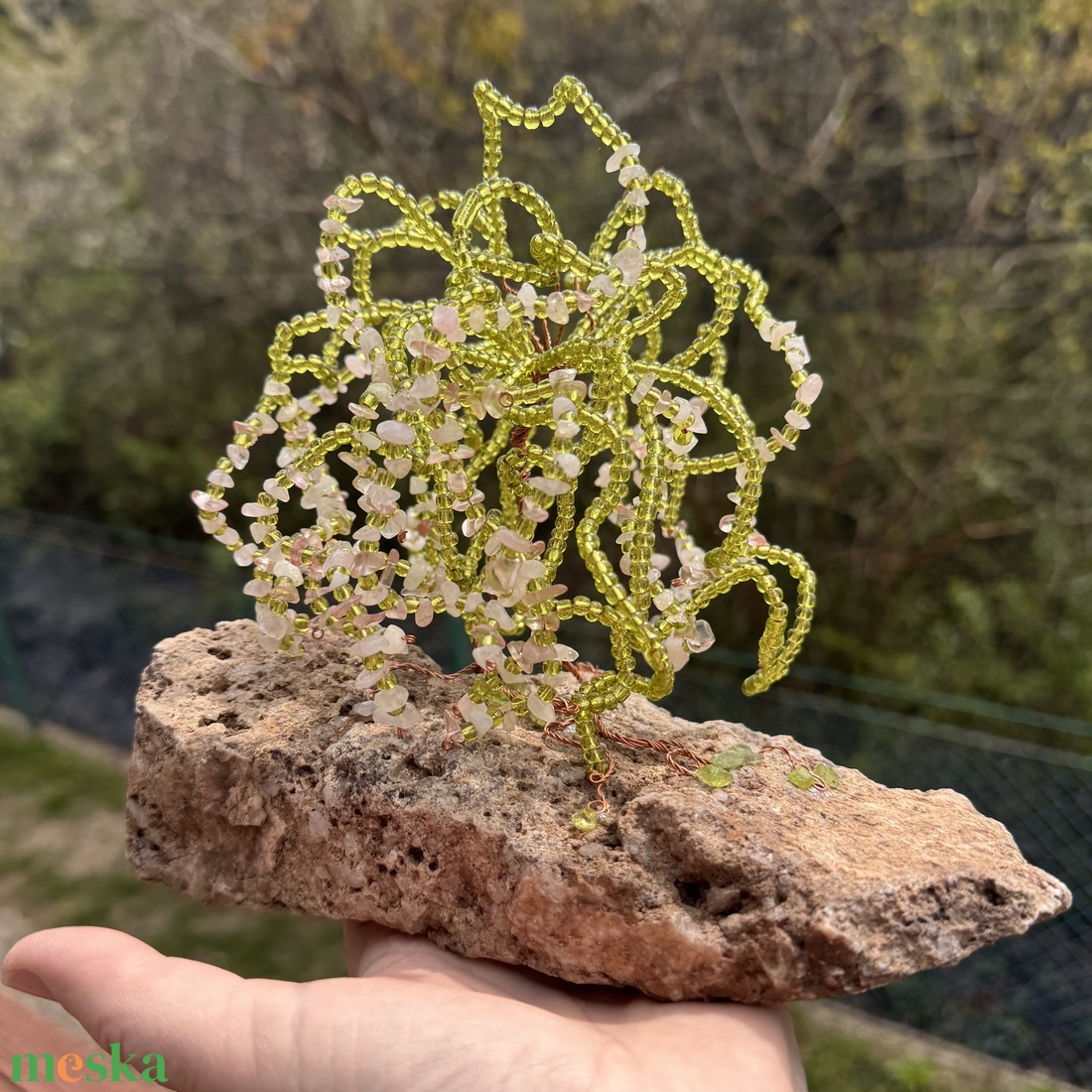 Kristály fa ásványból, Bonsai kristály Ékszerfa szerencsefa, életfa pénzfa, kristályfa peridot kvarc kövekből drágakő fa - otthon & életmód - dekoráció - asztal és polc dekoráció - gyöngyfa, ásványfa - Meska.hu