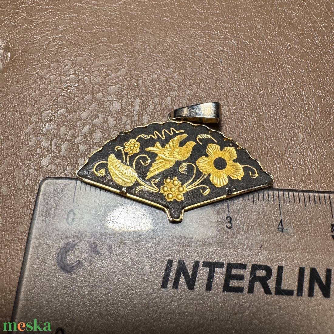 24karát aranyozott Damascene medál, vintage damaszkén nyaklánc, aranyozott medál bőr láncon, toledói nyakék, nyaklánc - ékszer - kitűző és bross - Meska.hu