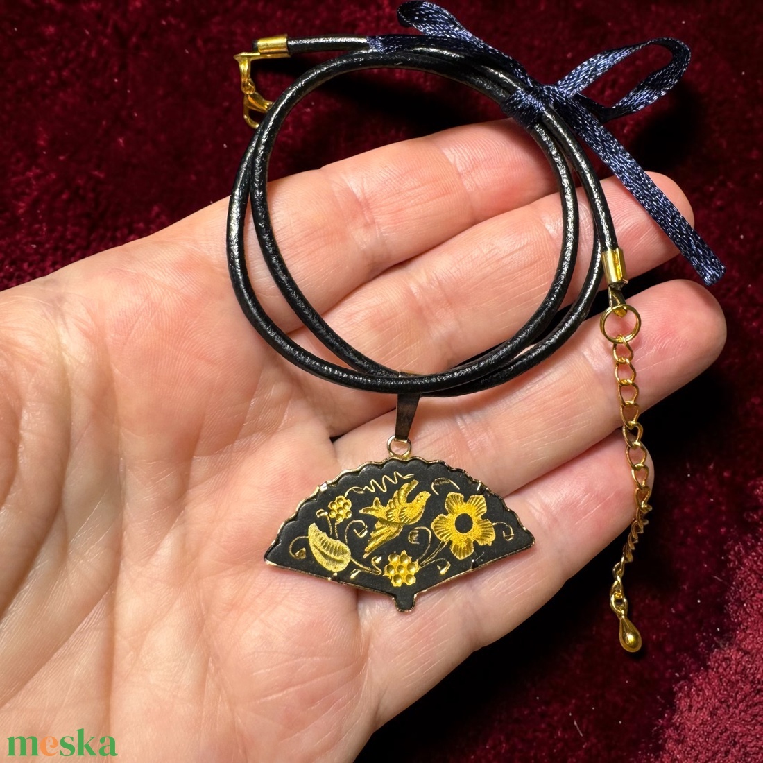 24karát aranyozott Damascene medál, vintage damaszkén nyaklánc, aranyozott medál bőr láncon, toledói nyakék, nyaklánc - ékszer - kitűző és bross - Meska.hu