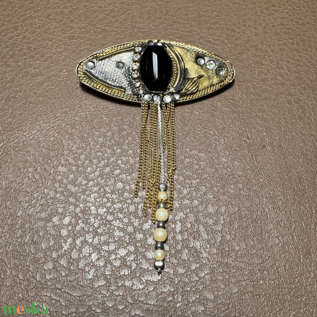 Érdekes gyurma BROSS az 1980-as évekből, gyönyörű elegáns kitűző, pin szövetkabátra, blúzra,  blézerre retro kitűző - ékszer - kitűző és bross - Meska.hu