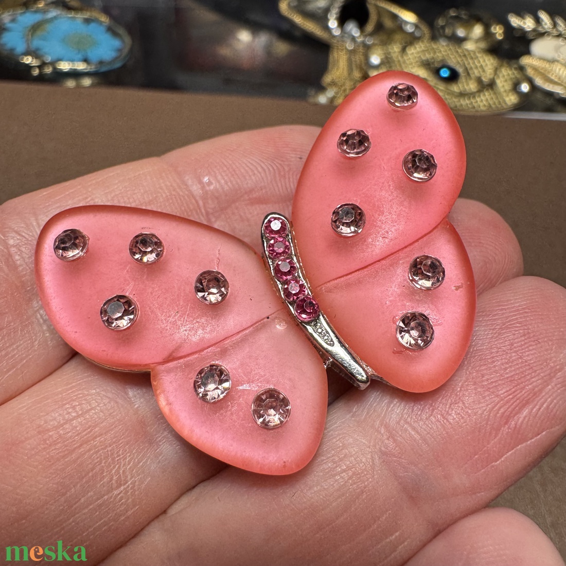 Lepke Vintage BROSS az 1980-as évekből, gyönyörű elegáns kitűző, pin szövetkabátra, blúzra,  blézerre retro kitűző - ékszer - kitűző és bross - Meska.hu