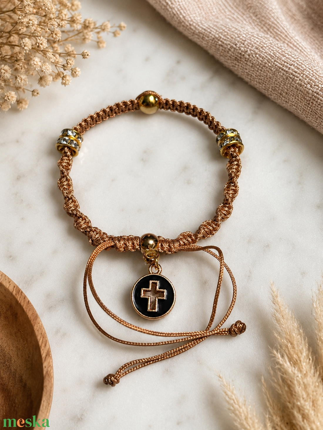 Kézzel készített rose gold karkötő kereszt medállal - ékszer - karkötő - fonott karkötő - Meska.hu