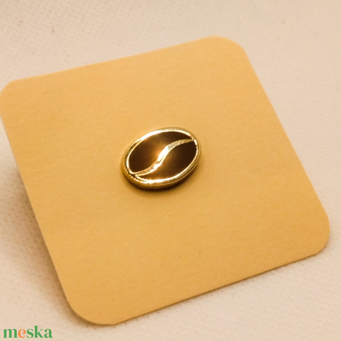 Kávébab kitűző - ékszer - kitűző és bross - kitűző - Meska.hu Kávébab kitűző - ékszer - kitűző és bross - kitűző - Meska.hu