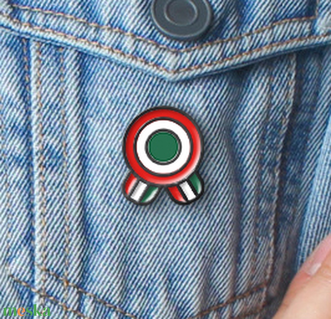 Klasszikus kokárda fémből - ékszer - kitűző és bross - kitűző - Meska.hu Klasszikus kokárda fémből - ékszer - kitűző és bross - kitűző - Meska.hu