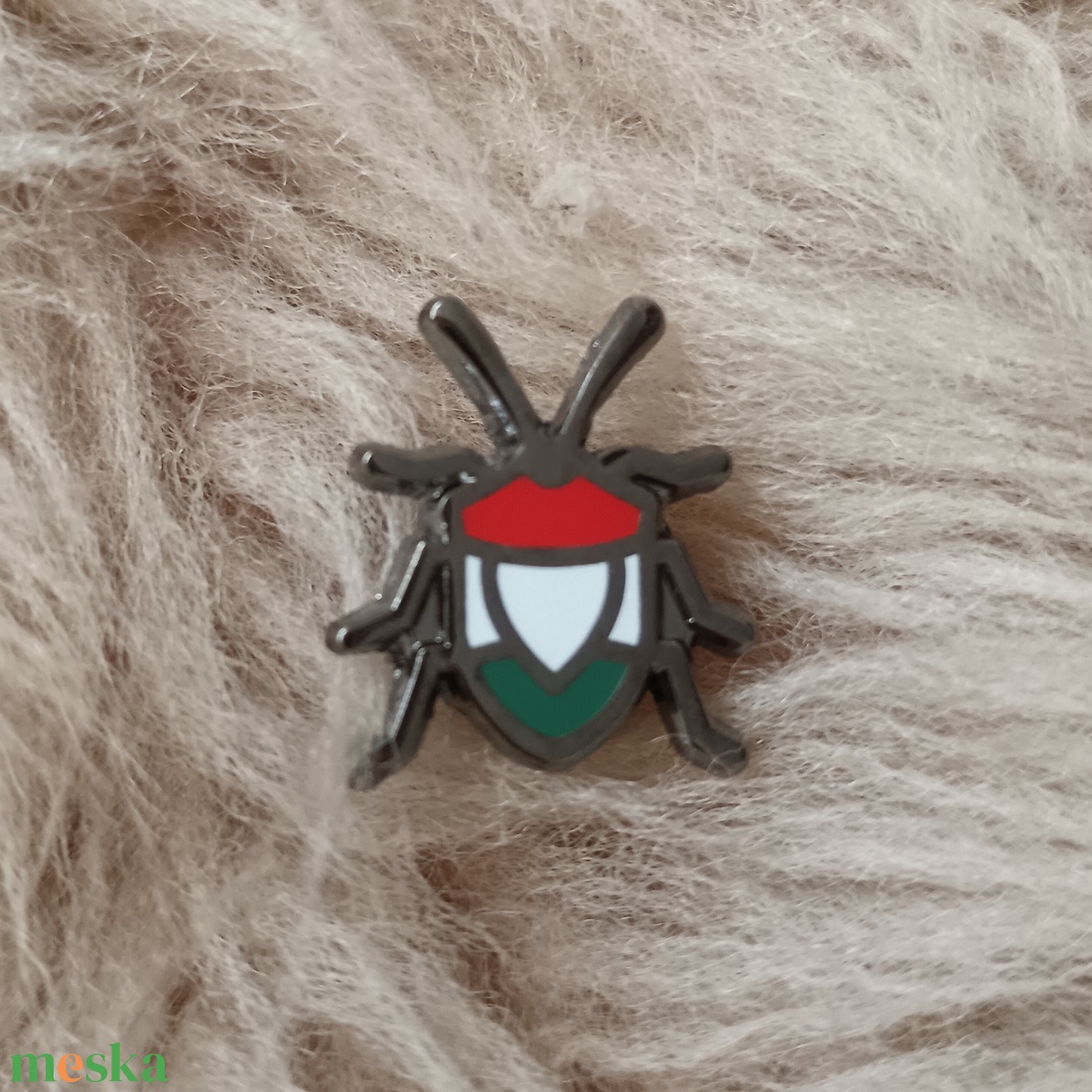 Poloska fém kitűző  - ékszer - kitűző és bross - kitűző - Meska.hu