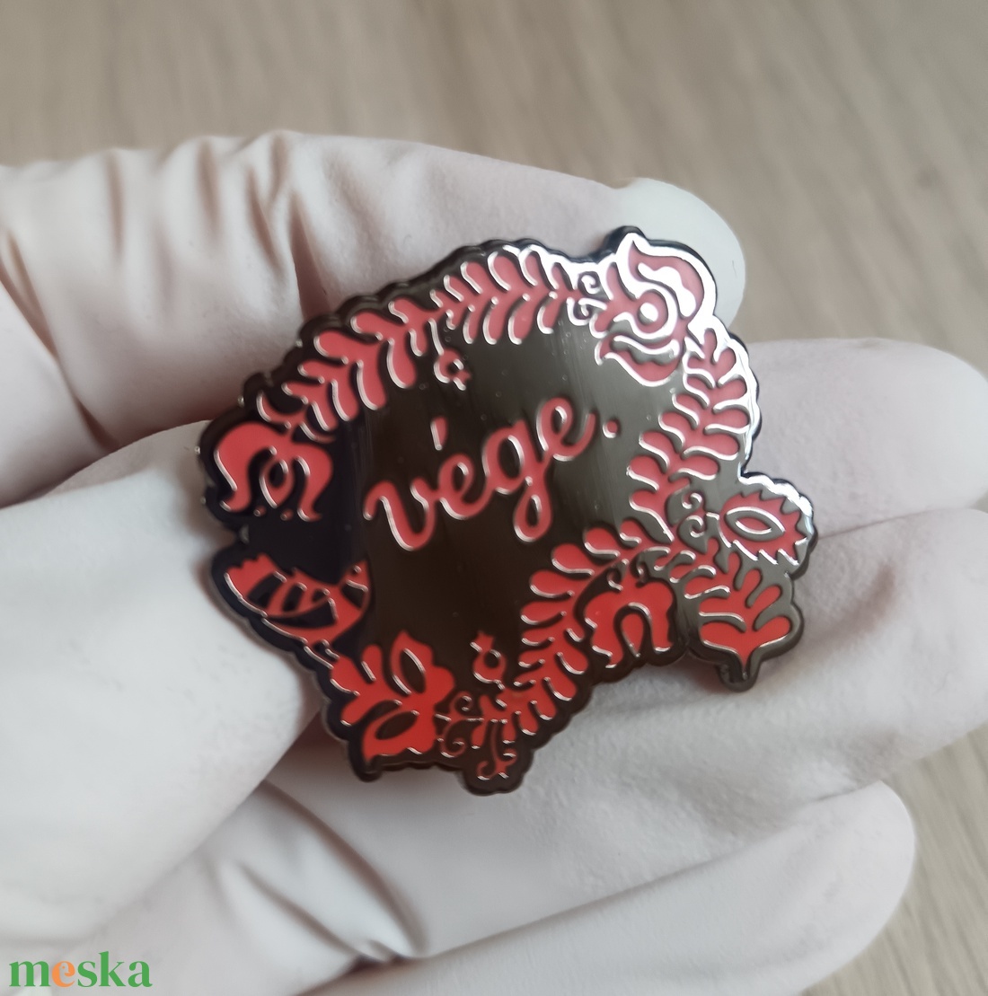 Magyar Népmesék féle Vége kitűző  - ékszer - kitűző és bross - Meska.hu