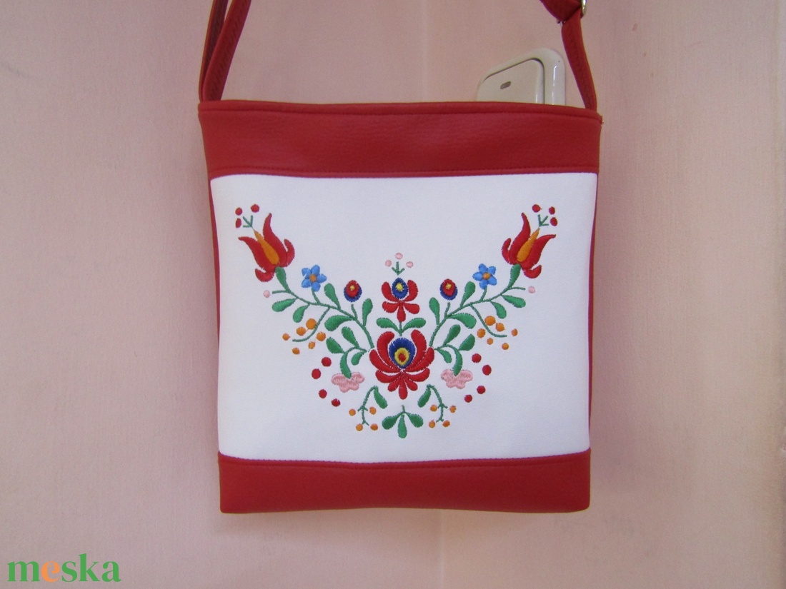 Hímzett táska -  - Meska.hu