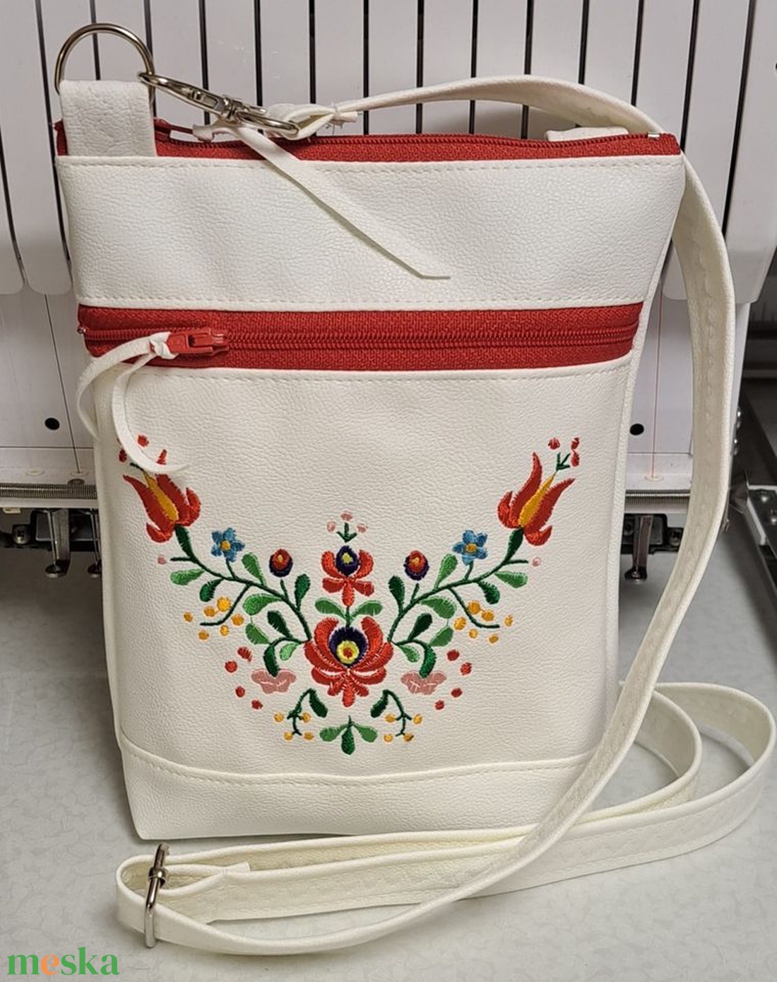 Hímzett minitáska - táska & tok - kézitáska & válltáska - válltáska - Meska.hu