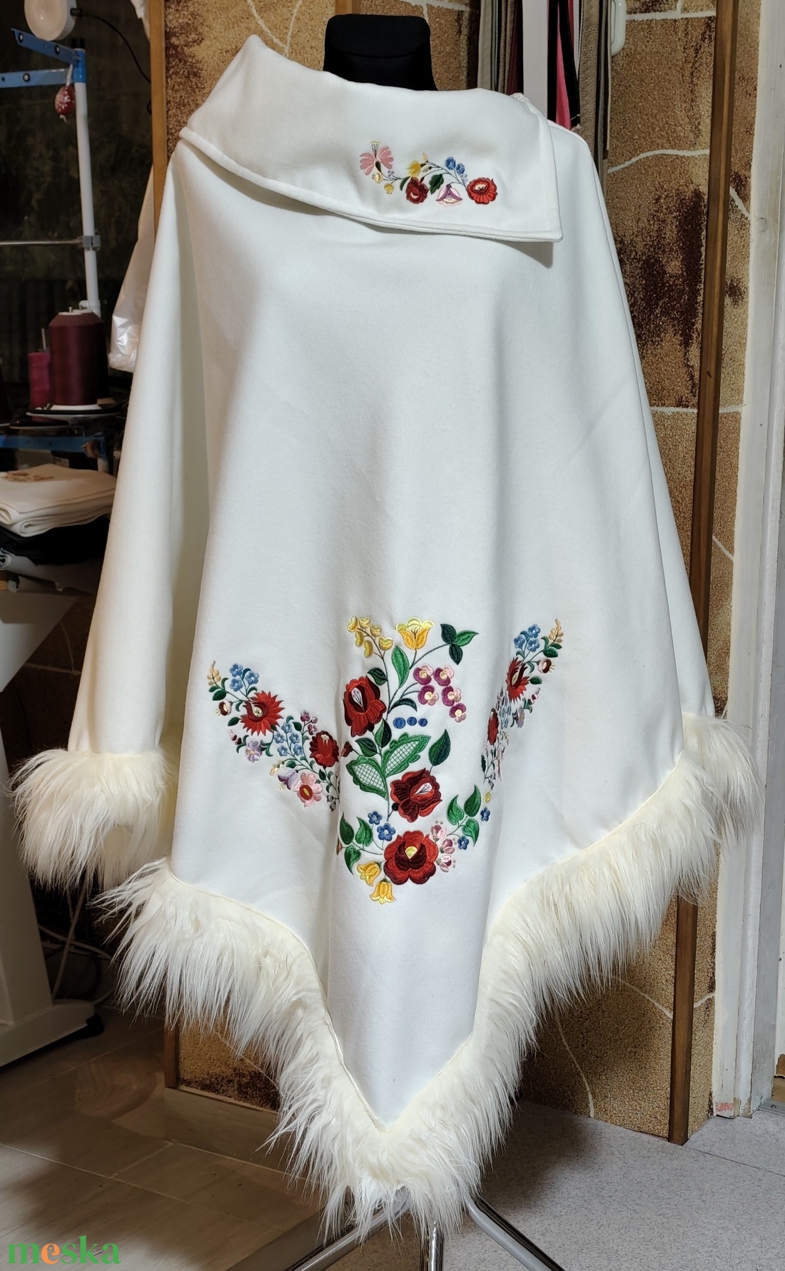 Hímzett poncsó  - ruha & divat - női ruha - kabát - Meska.hu