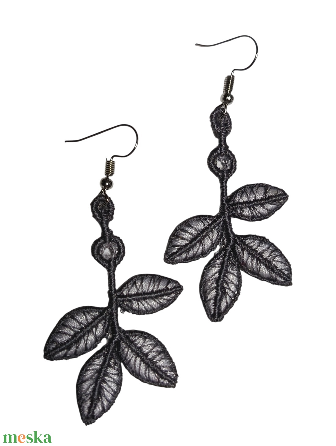 Apró leveles fülbevaló  - ékszer - fülbevaló - lógó fülbevaló - Meska.hu