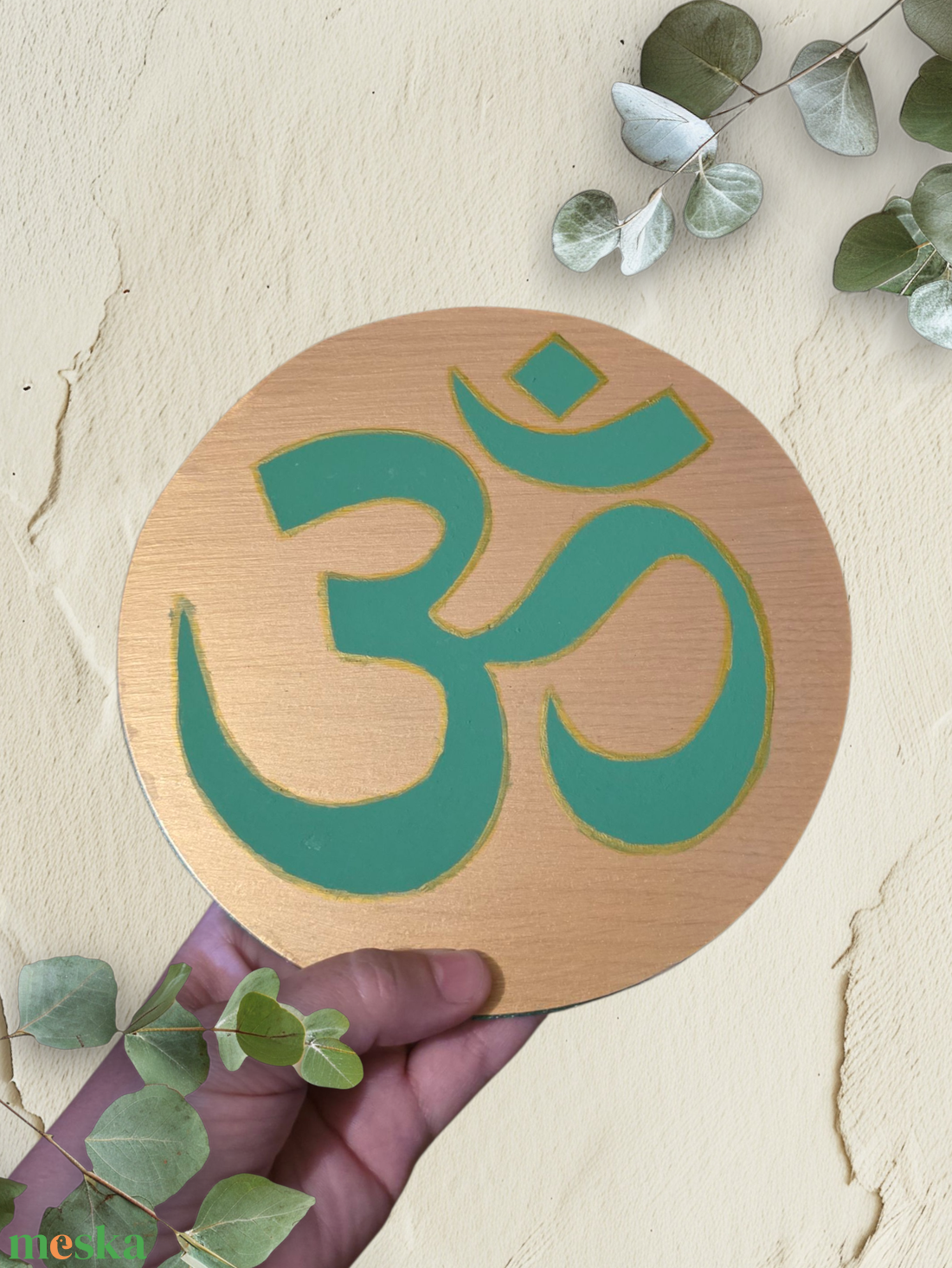 Om tábla kézzel festett, környezetbarát, jógaterembe, nappaliba arany -zöld színben - otthon & életmód - dekoráció - spiritualitás - mandala - Meska.hu