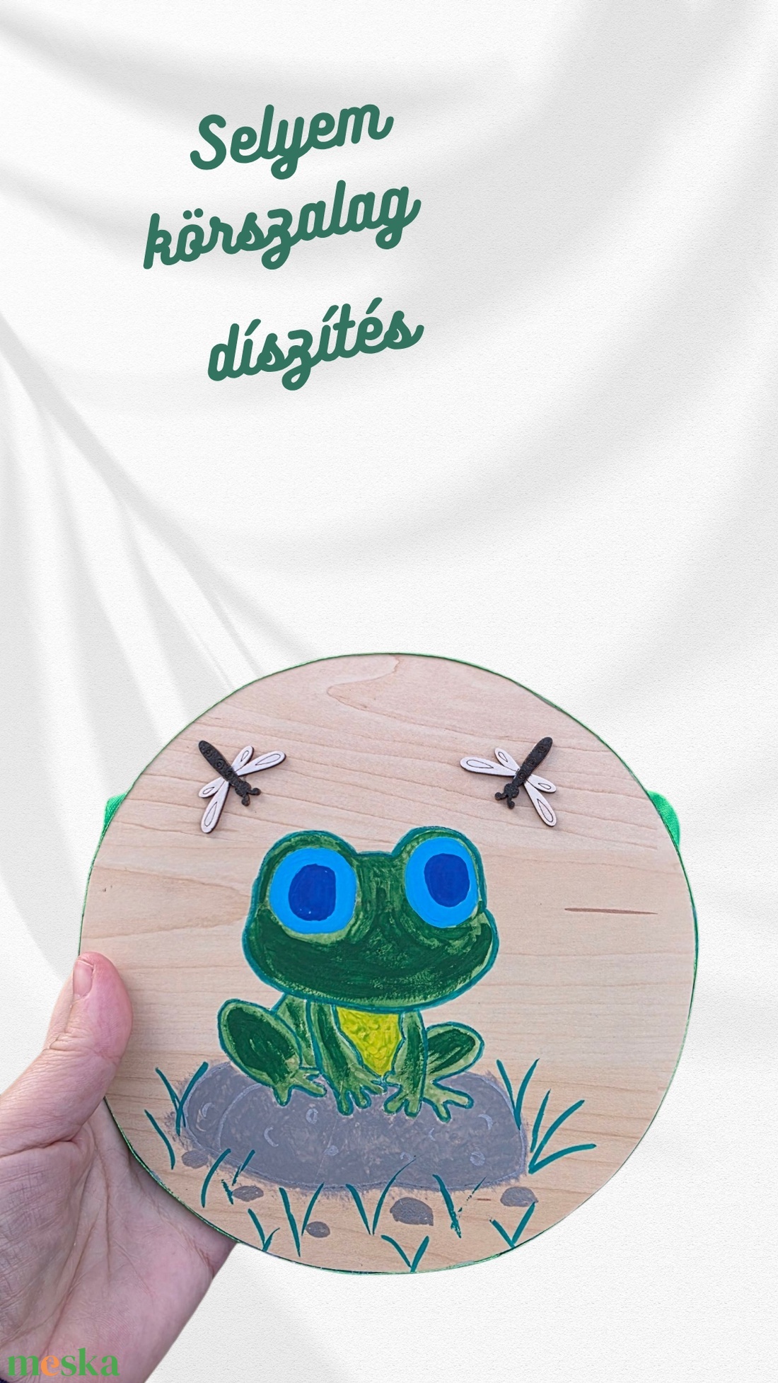 Kézzel festett békás falidekor  újrahasznosított laminált parkettából, egyedi fa dekoráció - otthon & életmód - babaszoba, gyerekszoba - babaszoba kép - Meska.hu