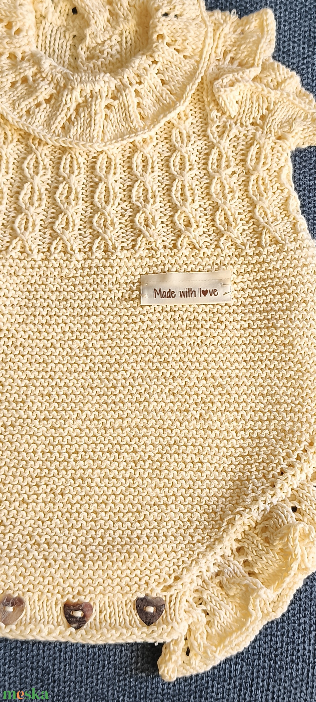 Unisex baba rugdalodzó kedves fodros díszítésekkel 100%-os bababarát pamutfonalból -  - Meska.hu