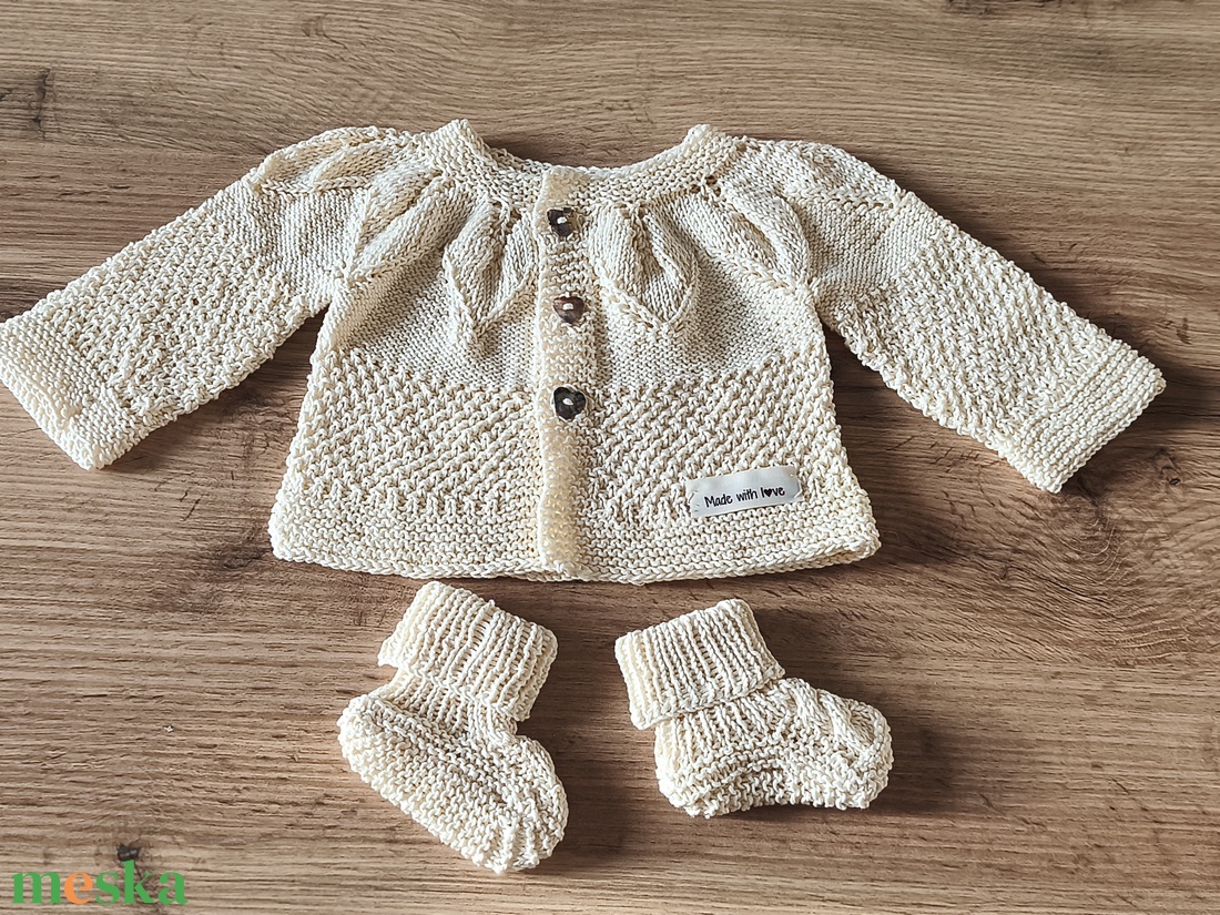 Egyedi kézzel kötött unisex baba kiskabát és cipö - baba - mama - babaruházat - babaruha szett - Meska.hu