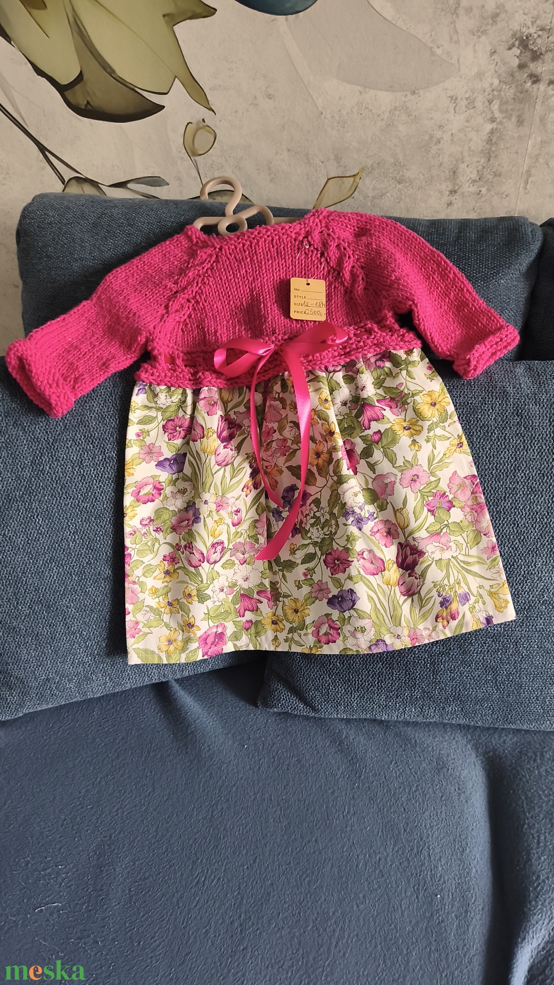 Egyedi kislány ruha puha pamut fonalból  kézzel kötött sárga-barack-pink felső résszel és vidm virágos szoknyával - baba - mama - babaruházat - baba ruhák - Meska.hu
